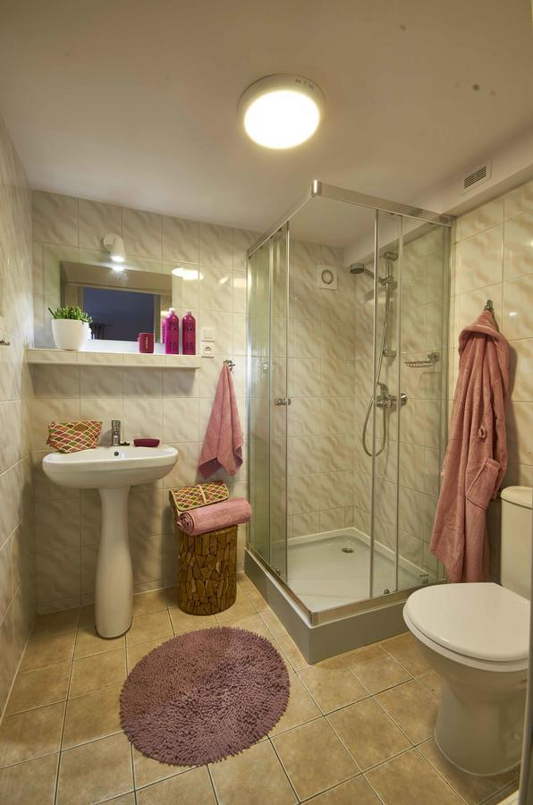 Arenda Apartamenty&Domki Caloroczne シェラクフ エクステリア 写真